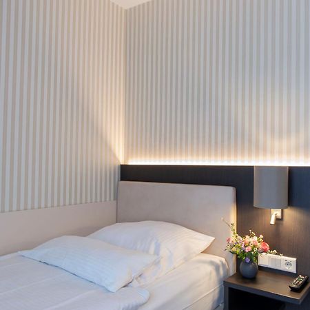 Hotel Alte Post クレーフェルト エクステリア 写真