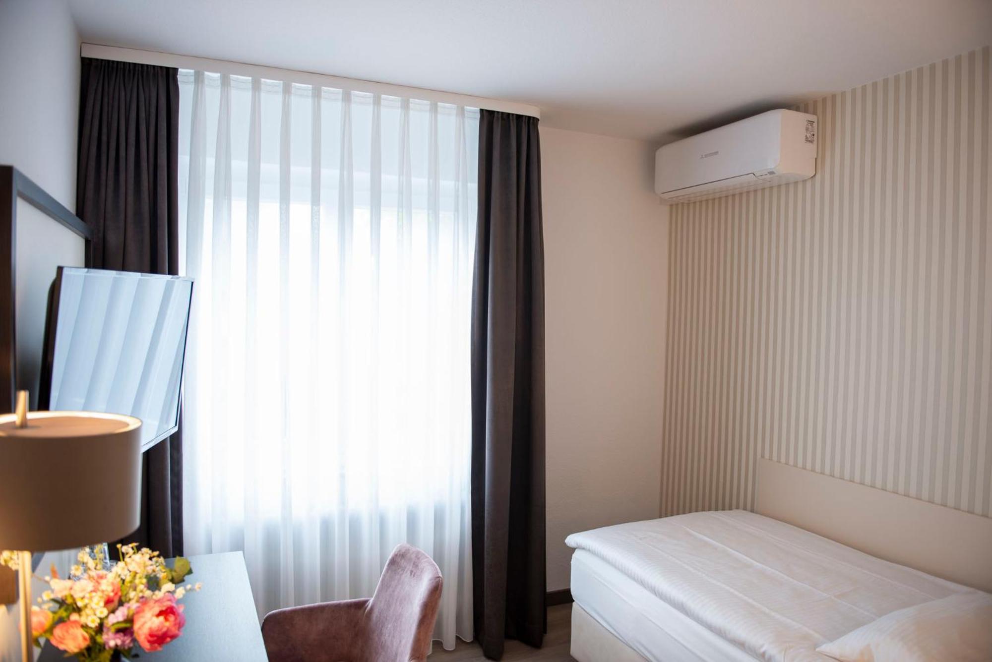 Hotel Alte Post クレーフェルト エクステリア 写真