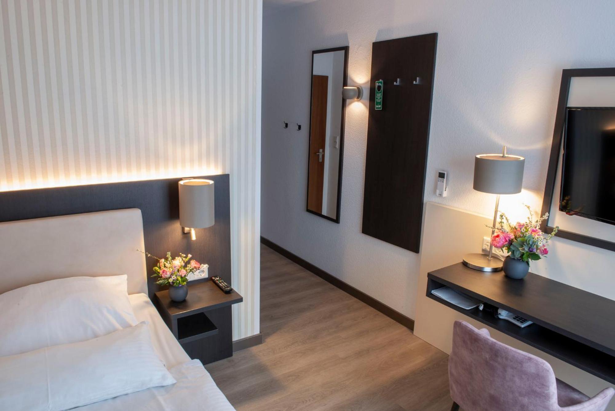 Hotel Alte Post クレーフェルト エクステリア 写真