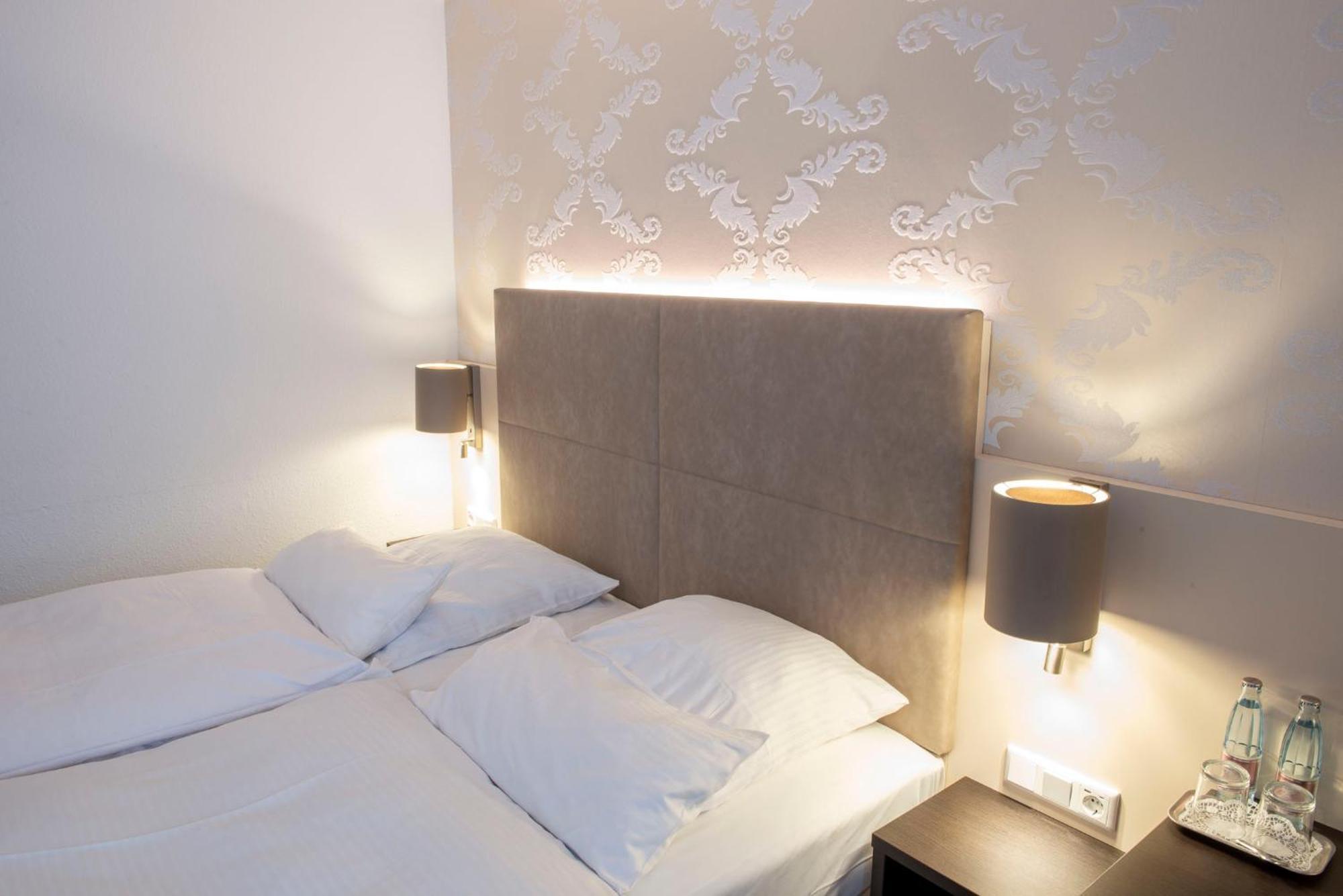 Hotel Alte Post クレーフェルト エクステリア 写真